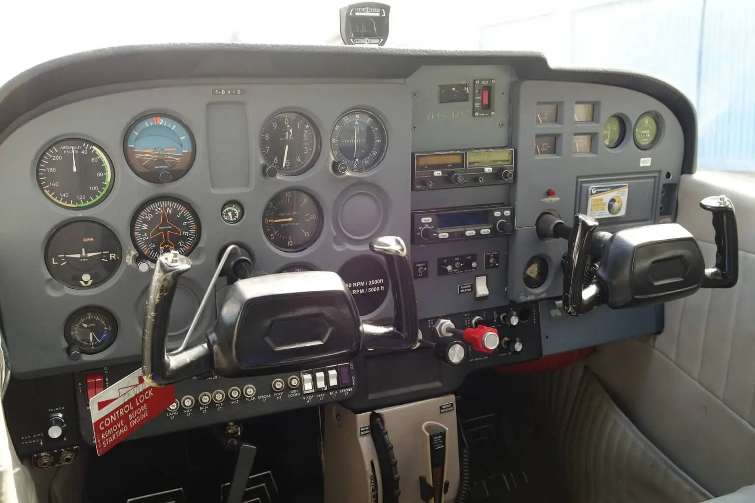 Cessna 172 Cockpit